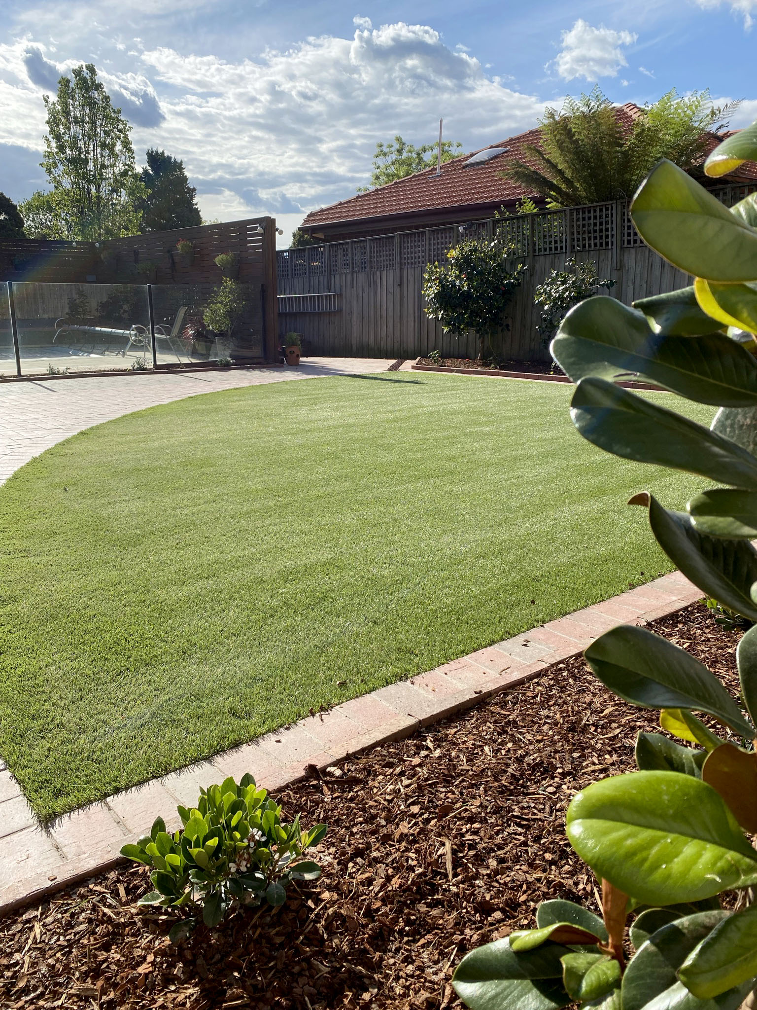 Curved turf edge and garden bed